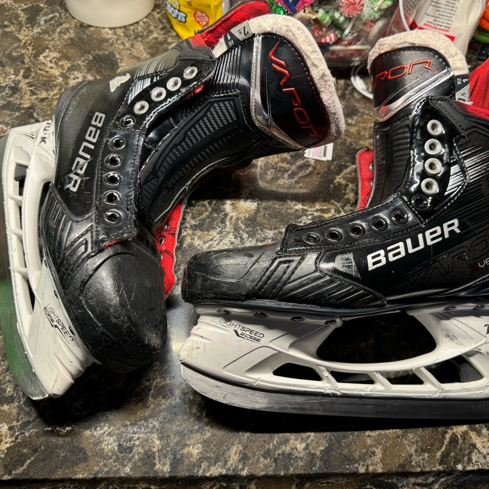 Bauer mens Vapor Skates size 7.5